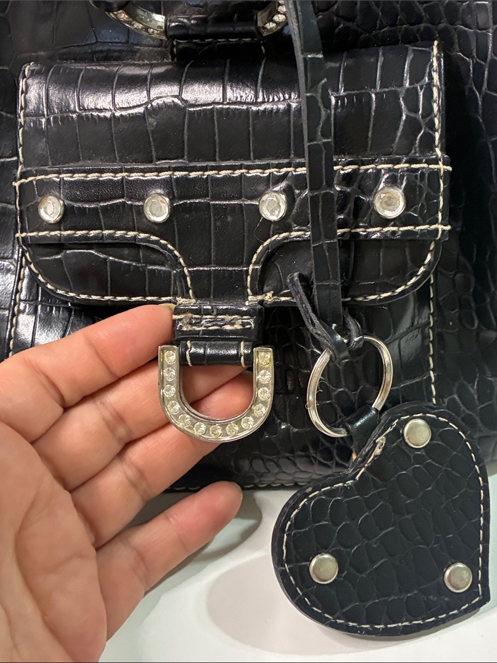 Valerie Stevens Black Croc-Embossed Leather Shoulder Bag - Picture 14 of 16
